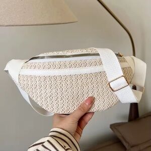 Neutral Woven Straw Fanny Pack / Belt Bag – Adjustable Strap